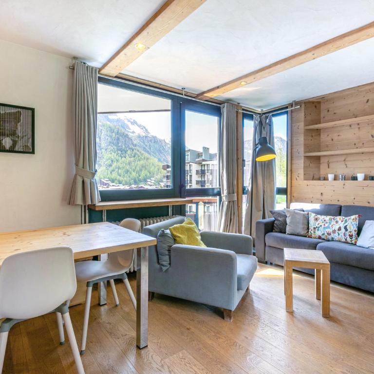 Élégant 3 pièces rénové avec balcon, cœur de Val-d'Isère, proche commodités - FR-1-694-1 - Appartement - 1