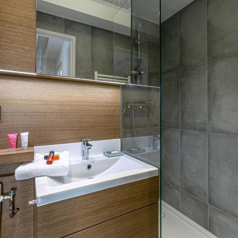 Appartement élégant et rénové, idéalement situé sur le front de neige à Val d'Isère, proche du village - FR-1-694-262 - Appartement - 10