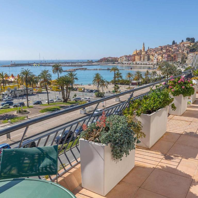 Magnifique 3P climatisé en dernier étage avec terrasse face mer, proche centre Menton - FR-1-196-326 - Appartement - 1