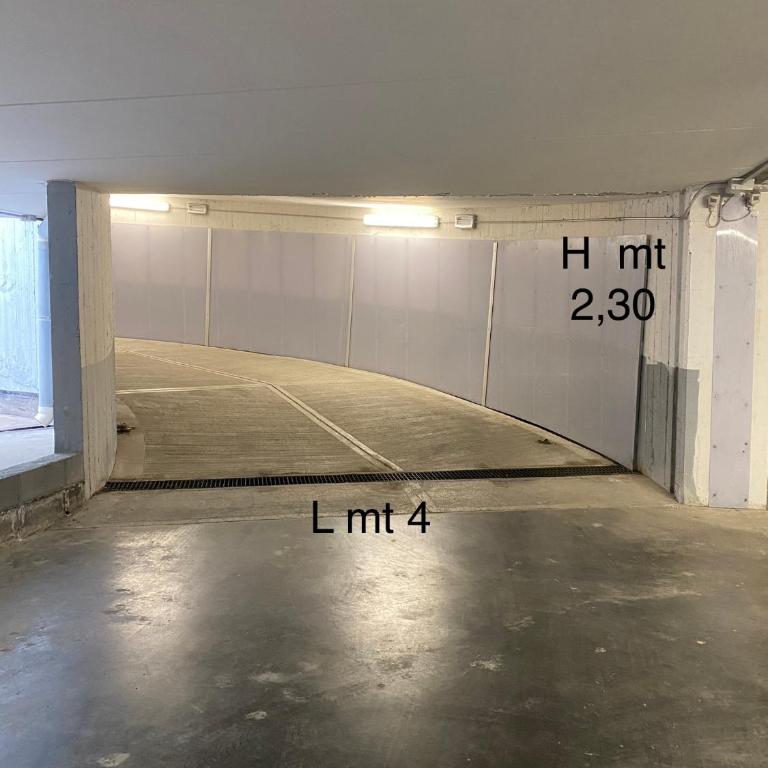 LargoDoria - ViaArchivolto, box auto privato incluso - Appartamento con 2 Camere da Letto - 34