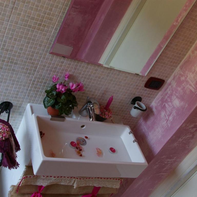 Serapo Bed and Breakfast - Camera Matrimoniale con Bagno Privato Esterno - 4