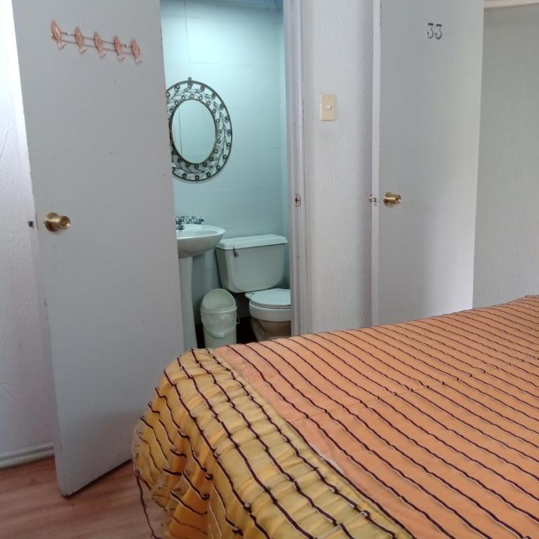 Hotel Capric - Habitación Doble con baño privado - 15