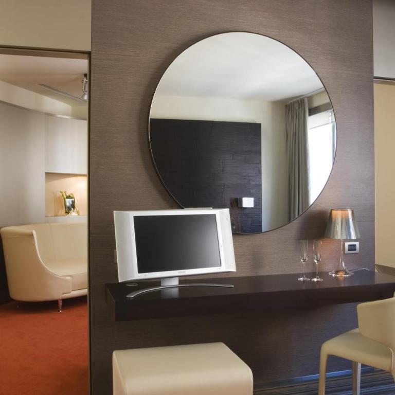 UNA HOTELS T Hotel Cagliari - Suite - 1