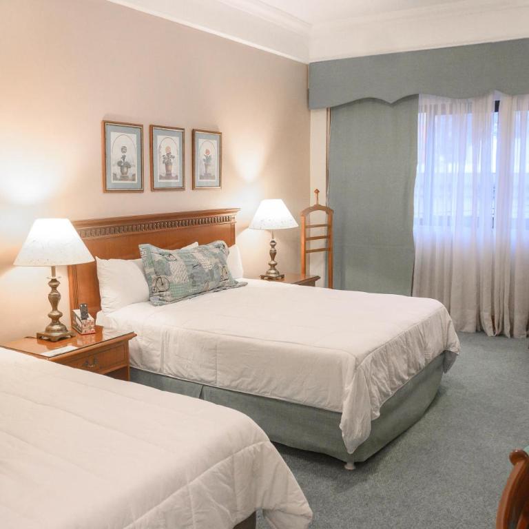 Granados Park Hotel - Standard King Room - 6