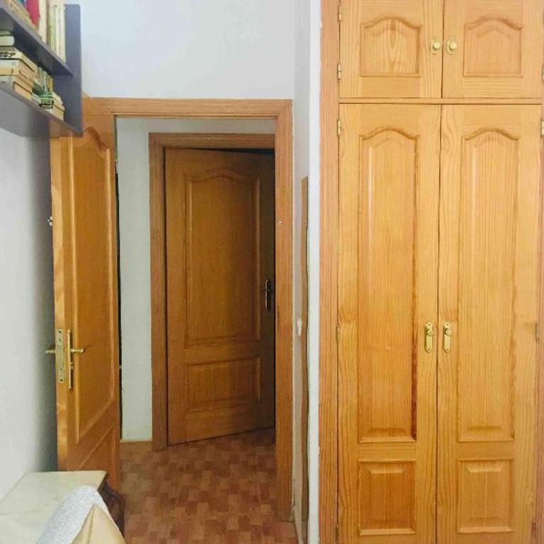 Acogedoras Habitaciónes en Madrid - Standard Double Room with Shared Bathroom - 16
