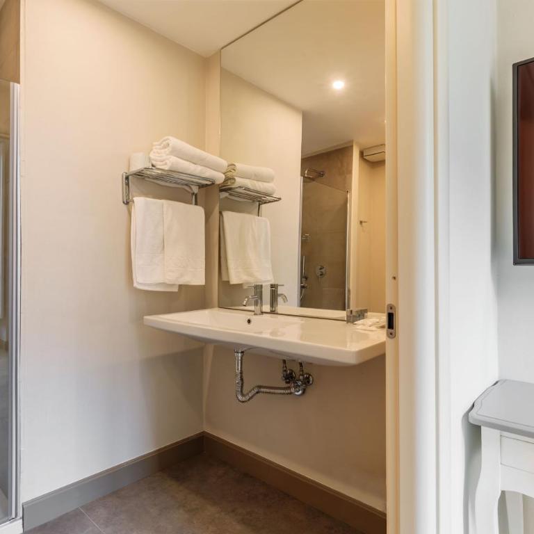 XX SETTEMBRE Urban Relais - Quadruple Room with Private Bathroom - 6