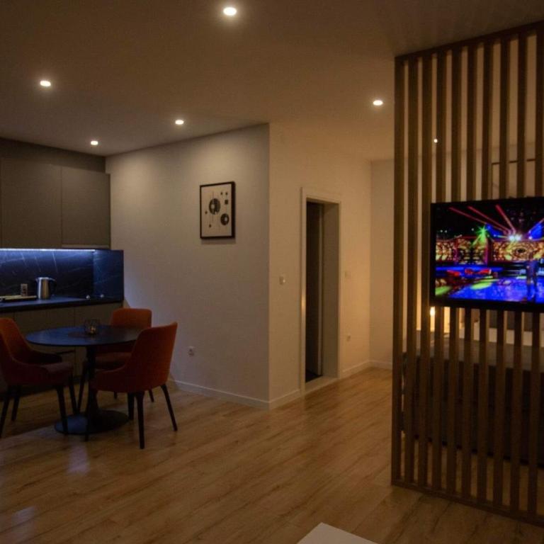 Apartment Romansa - One-Bedroom Apartment - 12