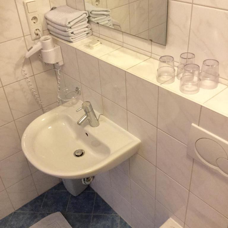 eli29 - Doppelzimmer mit eigenem Bad - 8