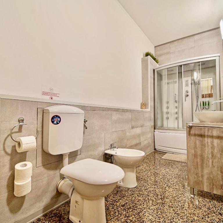 Vitti's Home Verona - Double Room with Private Bathroom - 1