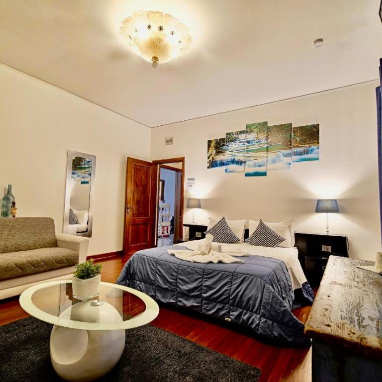Vitti's Home Verona - Premium Quadruple Room - 1