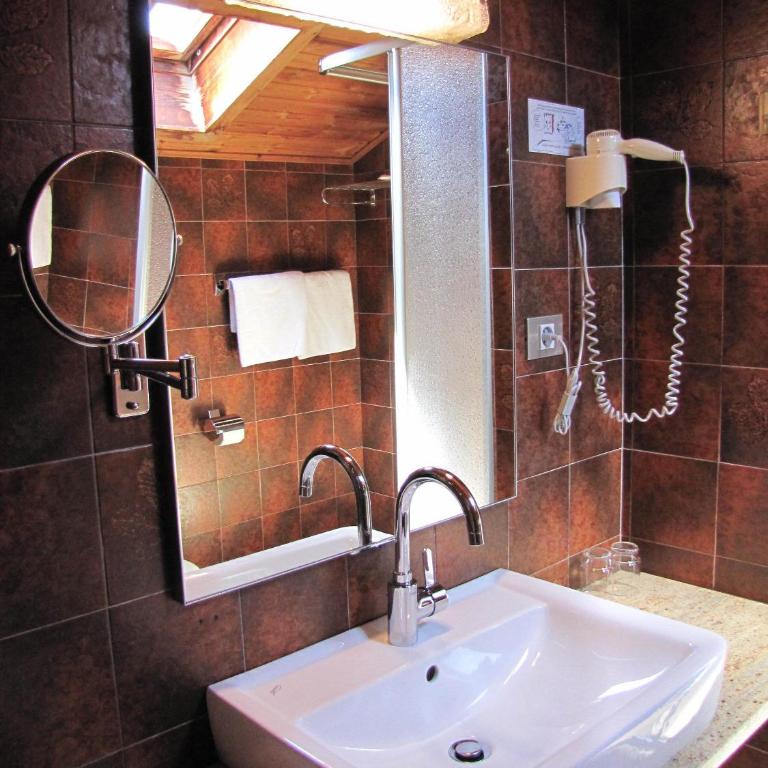 Hotel Am Fels - Doppelzimmer mit Balkon - 5