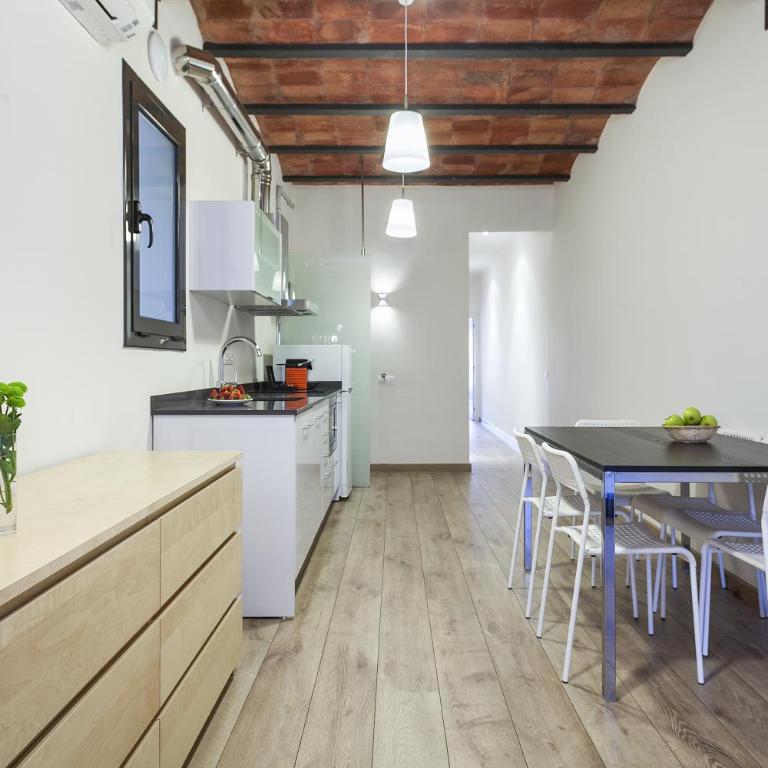 Fira Apartments by gaiarooms - Two-Bedroom Apartment (4 Adults) - 7