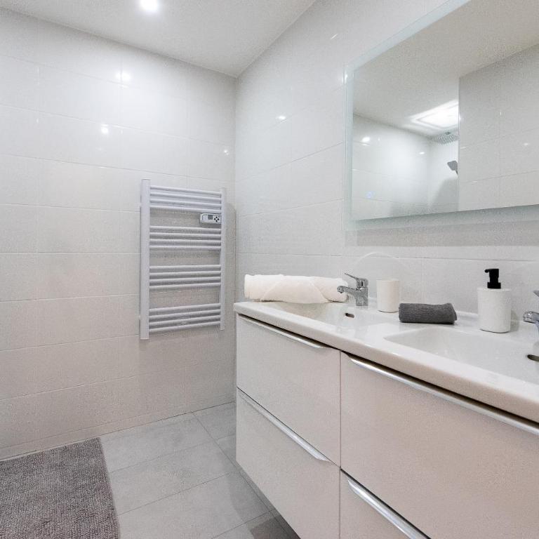 VILLA VELLEDA - Appartamento con 3 Camere da Letto - 8