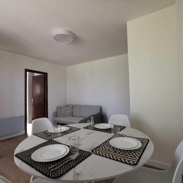 Bas de Villa au Calme - Appartement 2 Chambres - 11