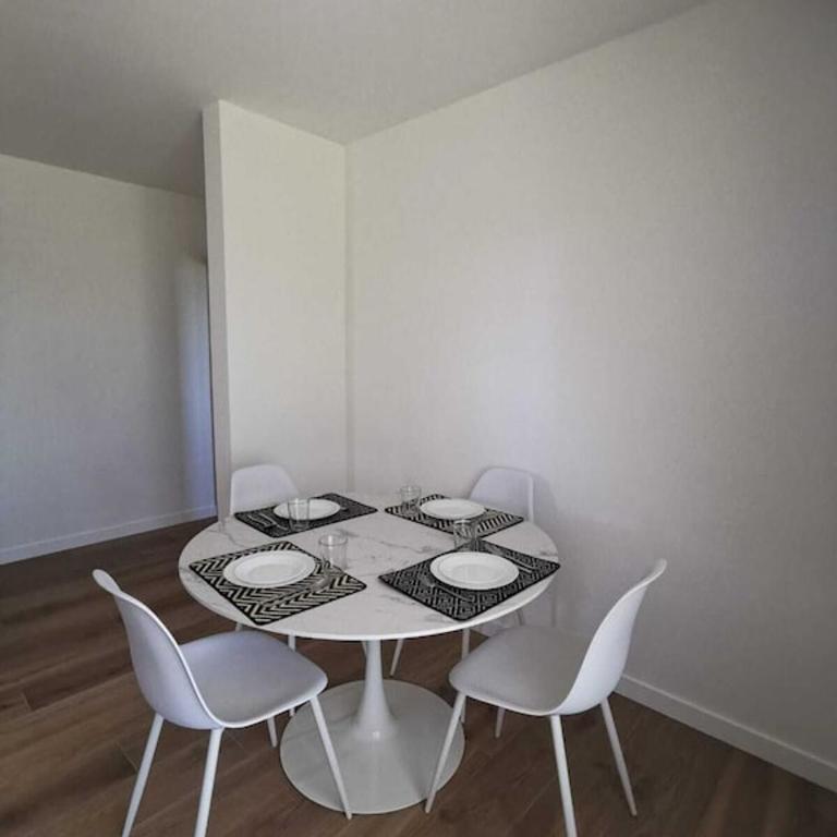 Bas de Villa au Calme - Appartement 2 Chambres - 12
