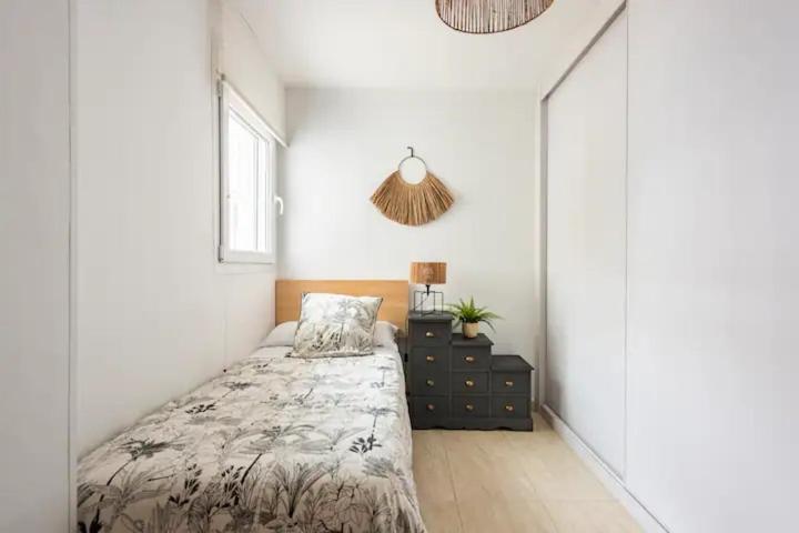 LUNAROOM Center & Quiet Guesthouse - Single Room with Shared Bathroom - 19