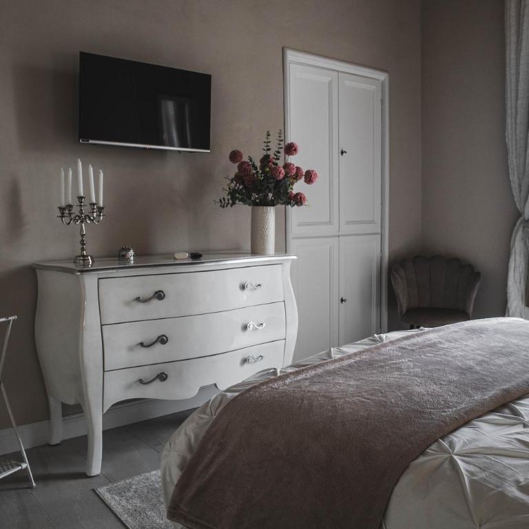 BELVEDERE Luxury Apartment, view on the Lucca Walls - Two-Bedroom Apartment - 12