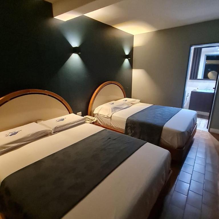 Hotel El Arroyo - Comfort Quadruple Room - 1