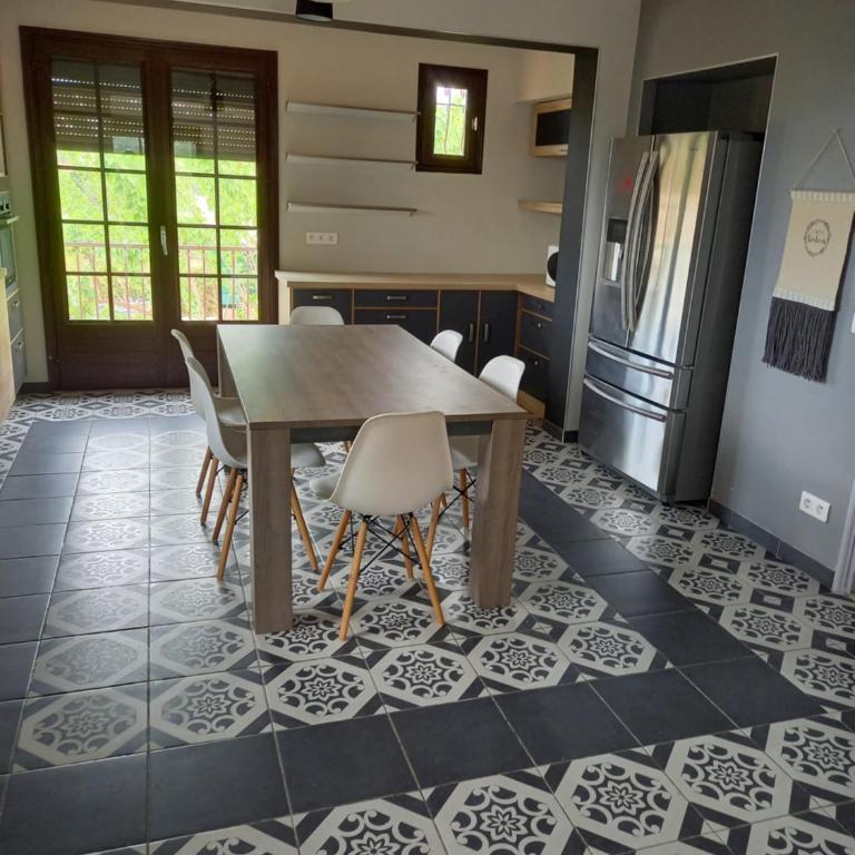 Jolie maison avec piscine - Maison 4 Chambres - 4