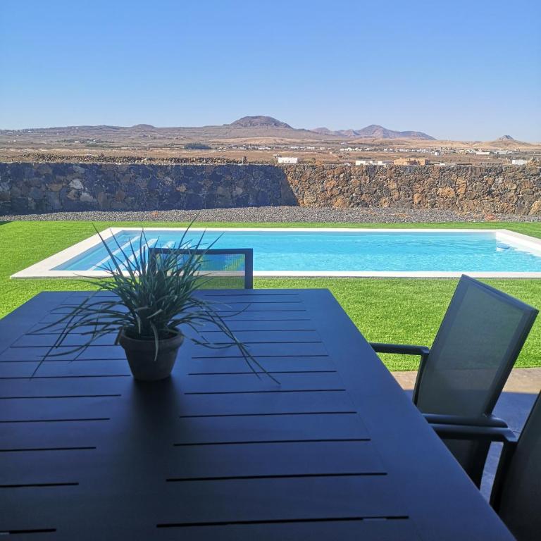 Villa Los Volcanes - Three-Bedroom Villa - 4