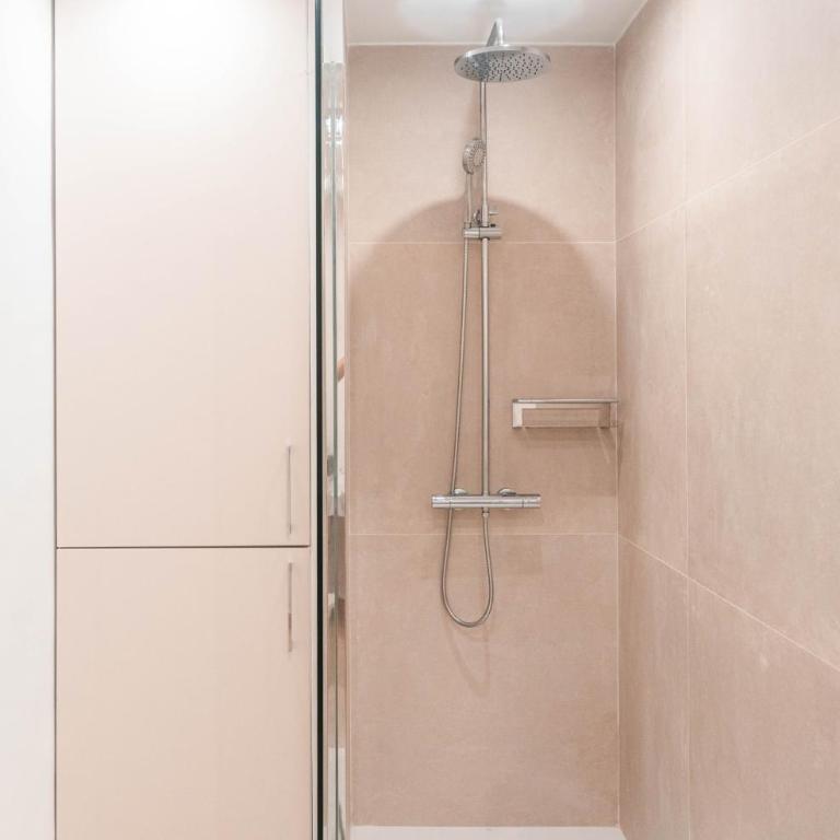 Rooms & Suites Loft 2F - Central Arrecife, Lanzarote - Free Parking - Deluxe King Studio - 18