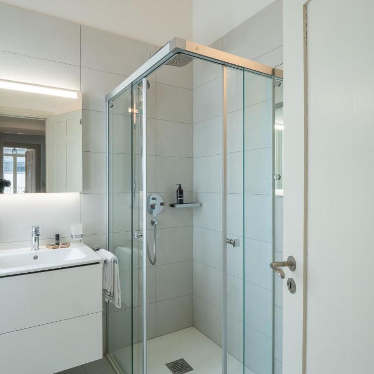 Villa by @ Home Hotel Locarno - Deluxe Suite mit Balkon - 4