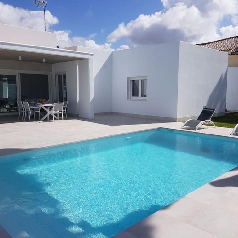 CHALET ARRILUCE Plaza de parking gratis en la playa - Casa de 3 dormitorios - 2