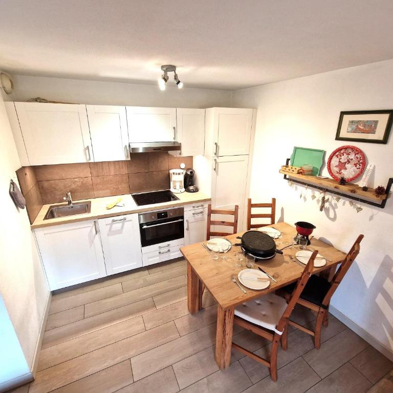 L'Appart de Chacha 2ch, 4pers Centre de Chamonix - Appartement 2 Chambres avec Vue sur la Montagne - 12