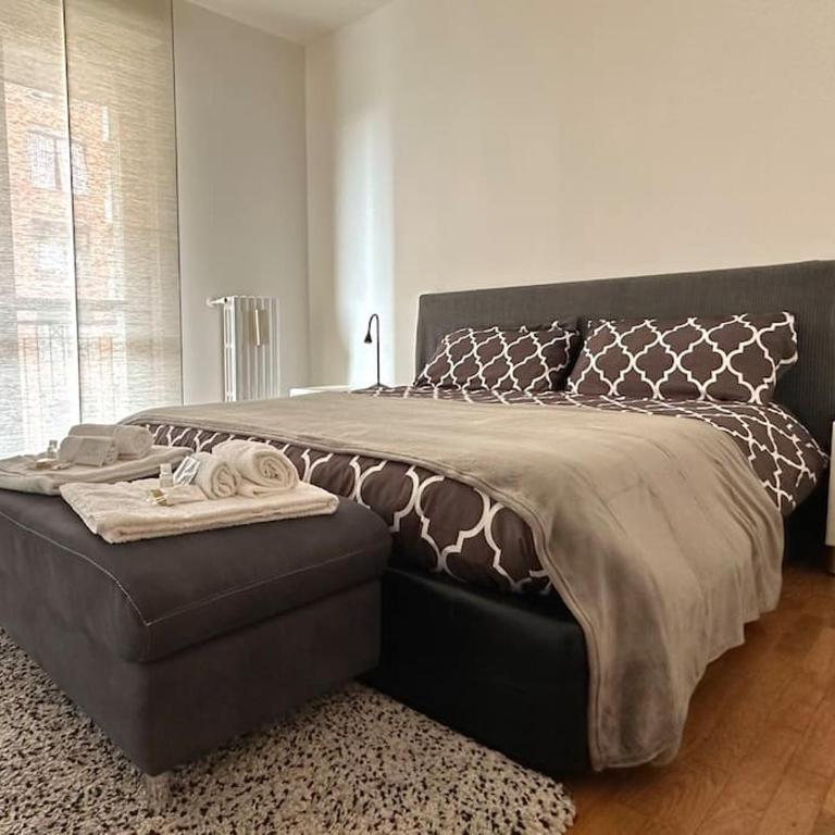 Casa Spezia - Metro Vicina, Wi-Fi Rapido & Netflix - Appartamento con 1 Camera da Letto - 2