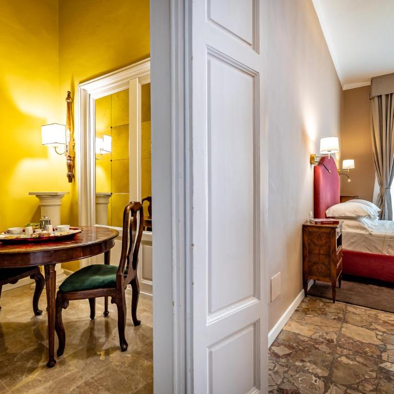 B&B Cerretani Palace - Camera Superior Matrimoniale/Doppia con Letti Singoli con Vista Città - 17
