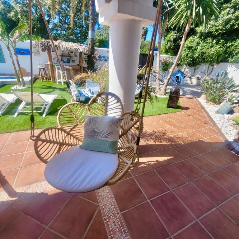 GATU PREMIUM Villa Lurberri piscina privada, 4 dormitorios, 2 baños, parking , jardines, " Preferente mayores de 25 años y familias " ín y barbacoa - Casa de 4 dormitorios - 2