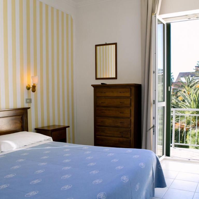 Hotel Giardino - Two rooms communicating internally with a single entrance - 5