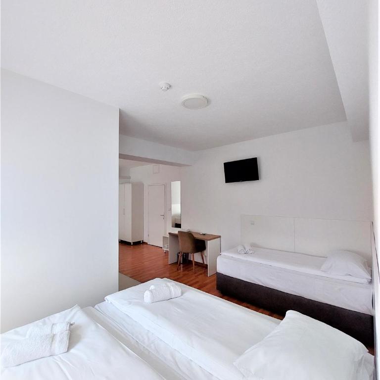 Orange Business Centar Apartments - Standard Family Room - 1