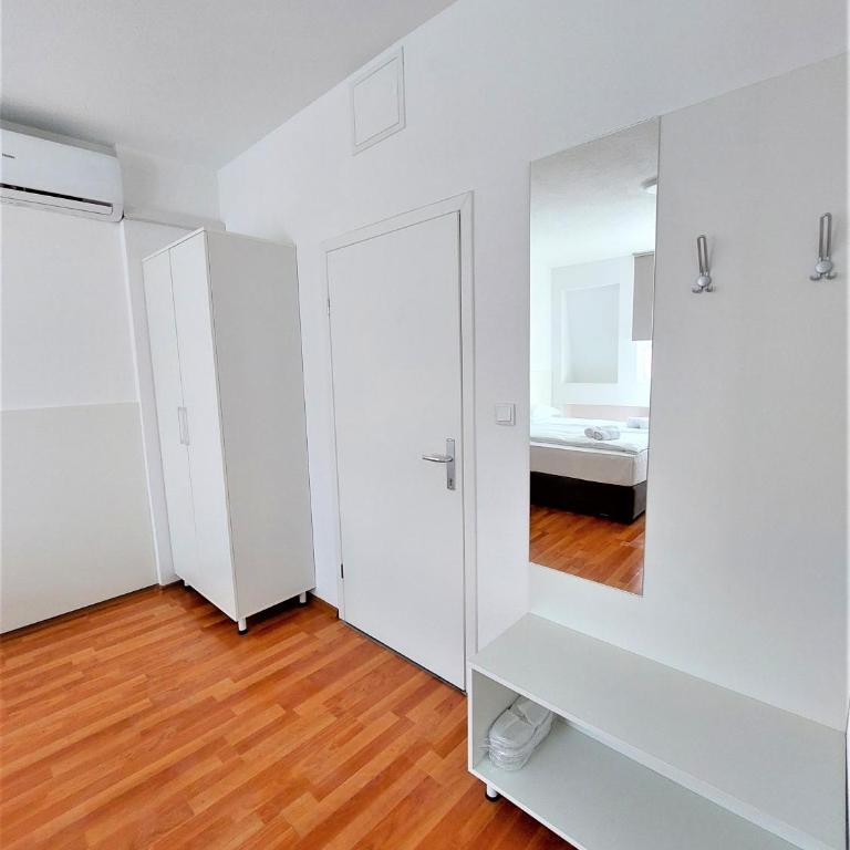 Orange Business Centar Apartments - Standard Family Room - 3