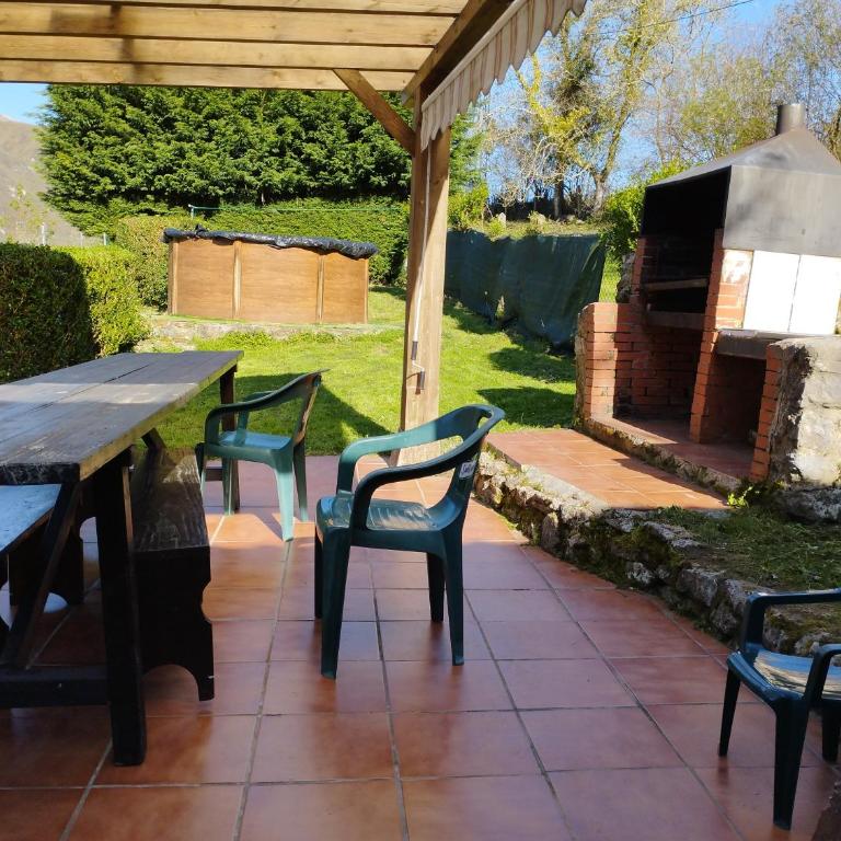LA NOZAL piscina, barbacoa, jardín - Three-Bedroom House - 4