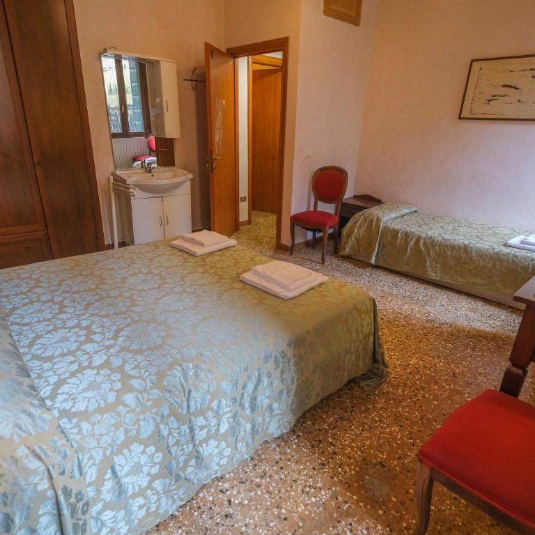 CA'SALVADOR - Camera Tripla con Bagno in Comune - 7