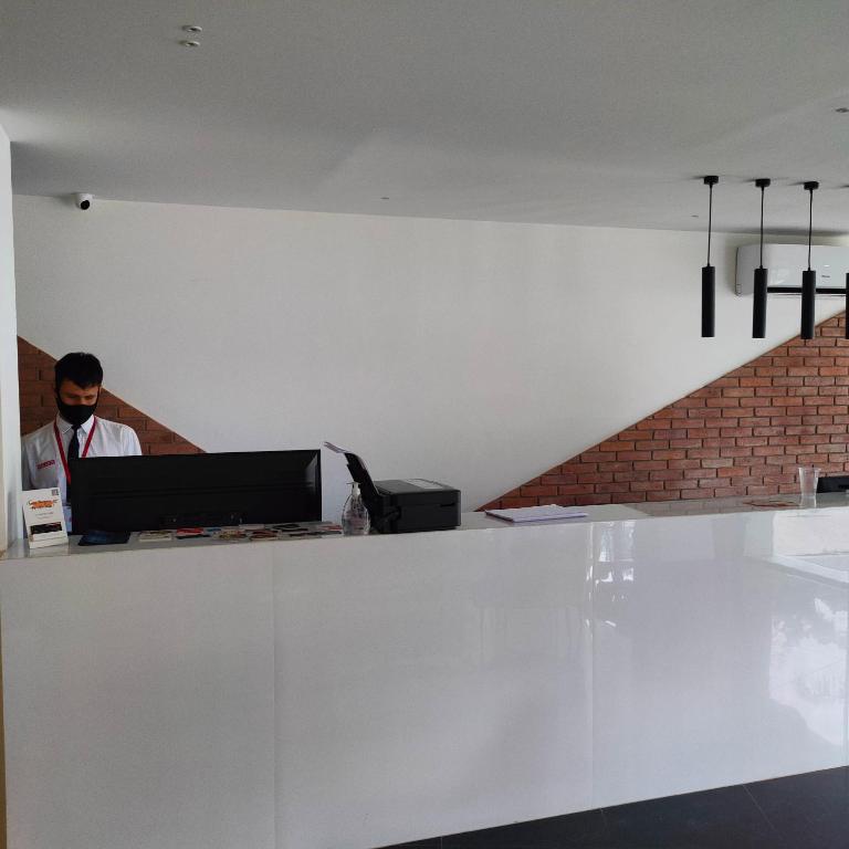 Corazon Equipetrol Lujoso estudio c/unico restobar - Apartamento de 1 dormitorio - 14