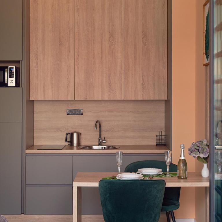 Casa Al Mare Residence, private studio, 1-st line, swimming pool - Deluxe King Studio - 16