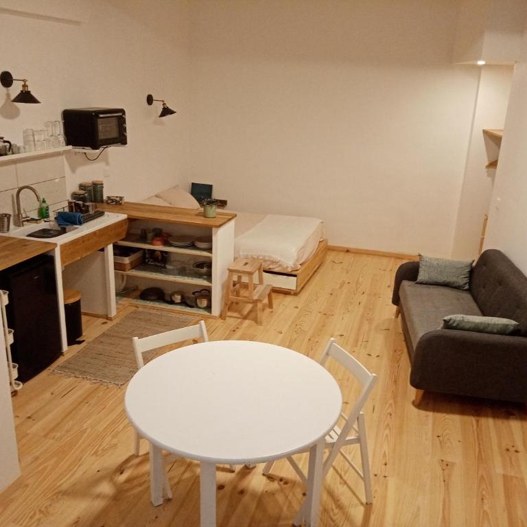 studio-ville médievale-charmant - Appartement 1 Chambre - 20