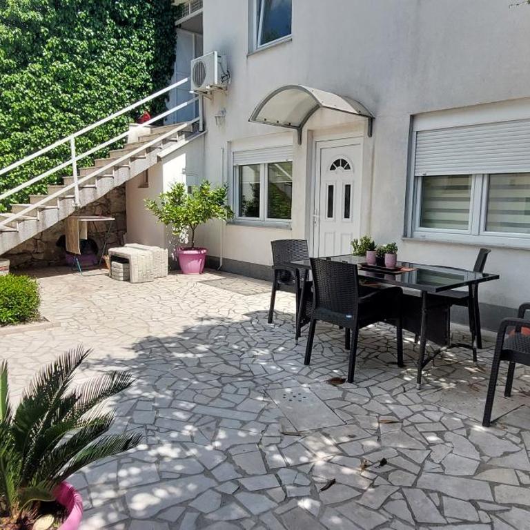 SkyLine apartments - Apartment with Garden View - 4
