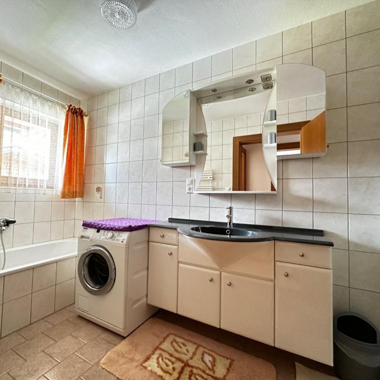 Haus Luxer - Appartement 3 Chambres avec Balcon - 11
