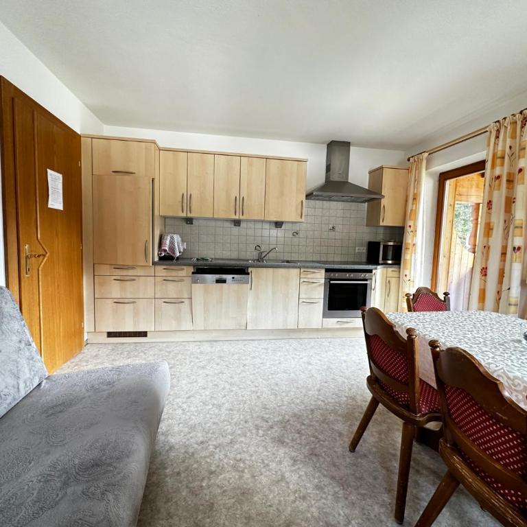 Haus Luxer - Appartement 3 Chambres avec Balcon - 20