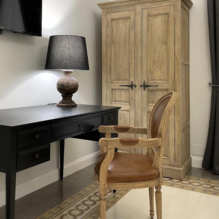 Dimora Borghese “Whitaker” - Appartamento con 2 Camere da Letto - 1