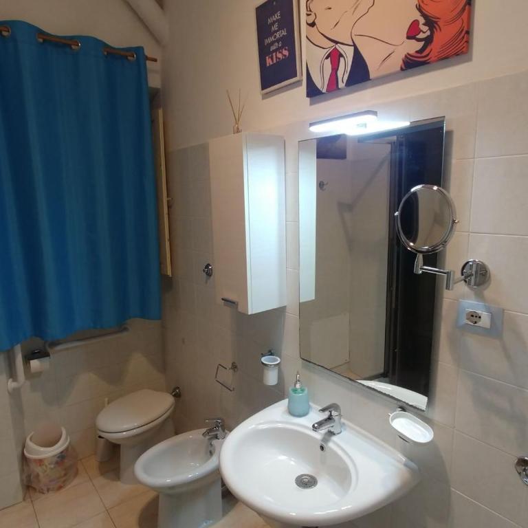 Miky M House B&B - Quadruple Room with External Private Bathroom - 5