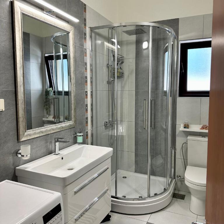 Point of View - One-Bedroom Apartment - 14