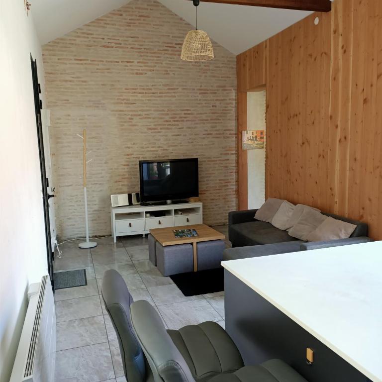 T3 refait à neuf, patio, wifi et plage - Villa 2 Chambres - 5