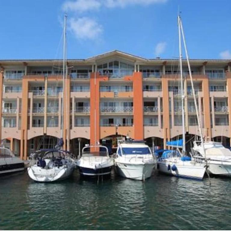 CAP HERMES PORT FREJUS VUE MER ET PORT PIEDS DANS L'EAU piscine pkg - Appartamento con 2 Camere da Letto, Balcone e Vista mare - 17