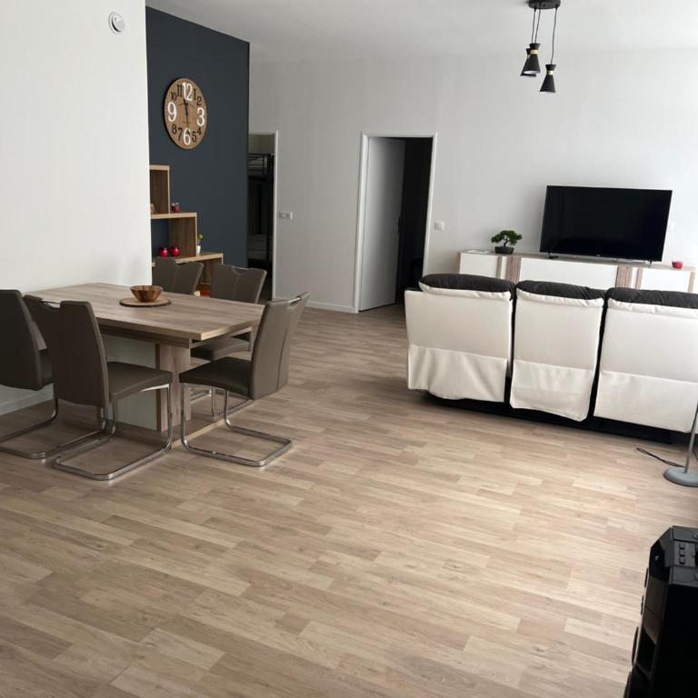 Appartement T4 140 m2 spacieux et calme pour 8 personnes - Appartement 3 Chambres - 7
