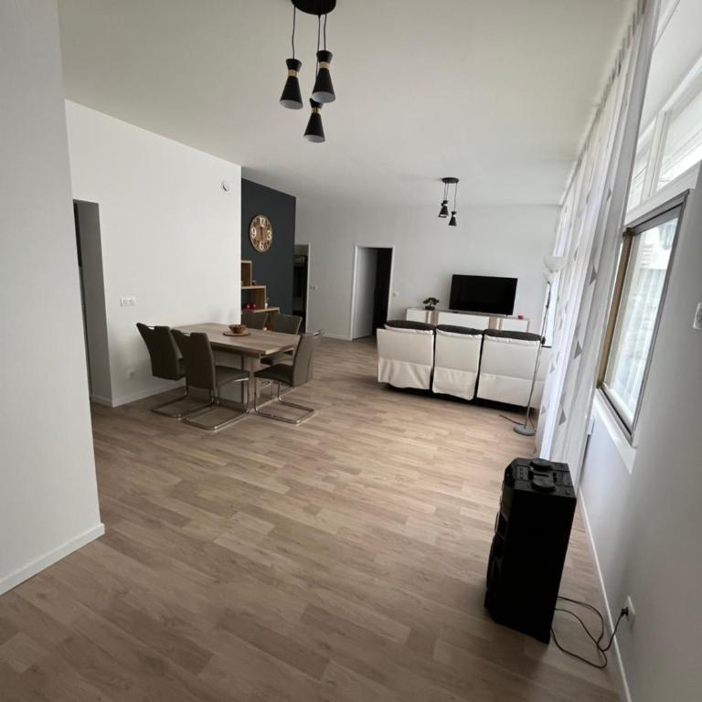 Appartement T4 140 m2 spacieux et calme pour 8 personnes - Appartement 3 Chambres - 5