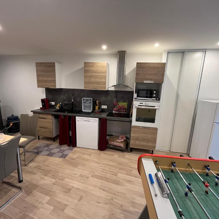 Appartement T4 140 m2 spacieux et calme pour 8 personnes - Appartement 3 Chambres - 12